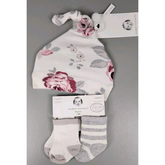 Baby Girl Baby shower Gift Lot Bundle Swaddle Gown Modern Moments Organic NWT - Picture 10 of 14